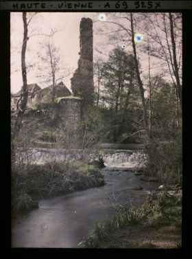 Image représentant La tour, ruine le long de L''Isle