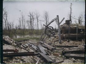 Image représentant France, Condé s/ Suippe, Usine au bord de la Suippe