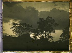 Image représentant Crépuscule ou orage sur la montagne de Dassa