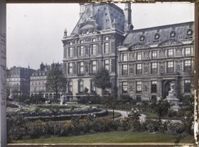 Image représentant Le pavillon de Marsan du palais du Louvre vu du jardin des Tuileries