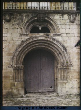 Image représentant France, St Martory, Cloître de Bonnefont Le porche seul