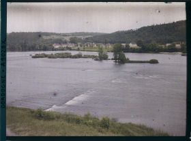 Image représentant Périgord, Pontours, Le village, les îlots de la Dordogne et les rapides de la Dordogne