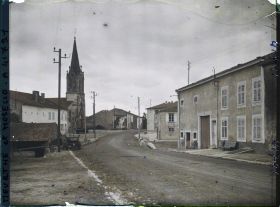 Image représentant France, Xermaménil, Eglise et fermes reconstruites
