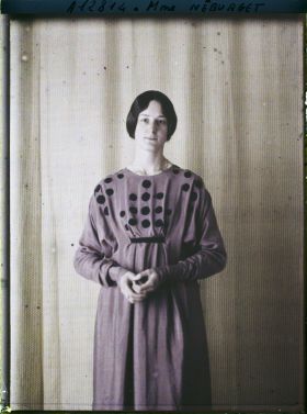 Image représentant https://musee-albert-kahn.s-museum.fr/home/NWQ2OTAwYzNmYjZlZTk1ZWQwODJmMjY4L2dlbmVyaWMtbm90aWNlLXRhYi9hdXRob3JpdHkvNjE3YTc5ZjVjZjhiODk2OGIzMzM3ZDIx/5d6900c3fb6ee95ed082f268/generic-notice-tab/authority/617a79ebcf8b8968b33374b8 Madame Neburget