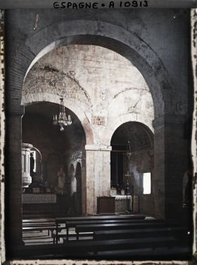 Image représentant Espagne, Oviedo, Santullano (St Julien) une vue de l'Intérieur, Eglise des IXe - XIIe- S.