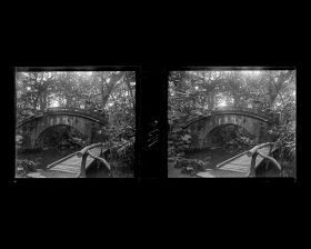 Image représentant Pont ("Engetsu -kyo") du jardin de l'Arsenal ("Koishikawa Koraku-en")