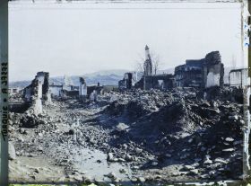 Image représentant Turquie, Cassaba, Rue Sook Kouyou incendiée