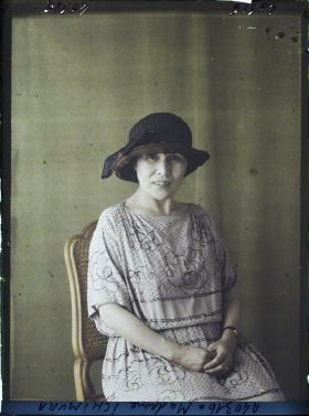 Image représentant https://musee-albert-kahn.s-museum.fr/home/NWQ2OTAwYzNmYjZlZTk1ZWQwODJmMjY4L2dlbmVyaWMtbm90aWNlLXRhYi9hdXRob3JpdHkvNjE3YTc5ZjVjZjhiODk2OGIzMzM3ZDIx/5d6900c3fb6ee95ed082f268/generic-notice-tab/authority/617a79ebcf8b8968b3336f96 Madame Ichimura