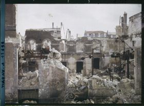 Image représentant France, Reims, Ruines d'une Usine rue des 3 Raisinets