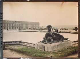 Image représentant France, Versailles, Bassin sur la Terrasse du Château