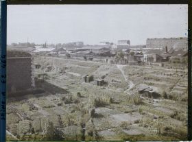 Image représentant Les jardins ouvriers dans les fossés des fortifications porte de la Chapelle