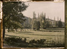 Image représentant France, Gourdon (Lot), Paysage près de la gare vers Cahors vers le sud