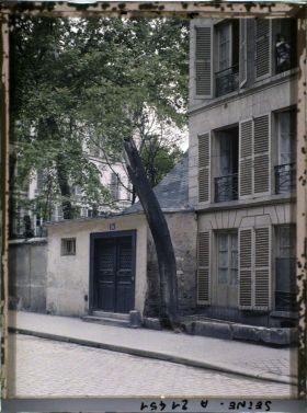 Image représentant "L'Arbre de la liberté" au n° 10 rue Coëtlogon