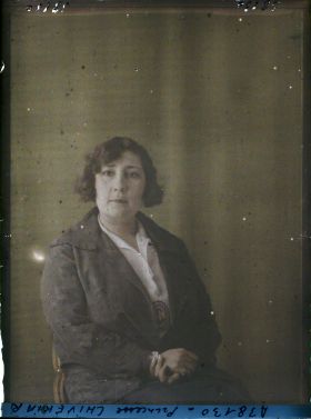 Image représentant La  https://musee-albert-kahn.s-museum.fr/home/NWQ2OTAwYzNmYjZlZTk1ZWQwODJmMjY4L2dlbmVyaWMtbm90aWNlLXRhYi9hdXRob3JpdHkvNjE3YTc5ZjVjZjhiODk2OGIzMzM3ZDIx/5d6900c3fb6ee95ed082f268/generic-notice-tab/authority/617a79ebcf8b8968b3336adf princesse Chivekiar