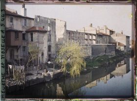 Image représentant France, Lunéville, Les bords de la Vezouce, vue prise du pont.