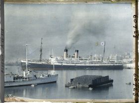 Image représentant Un paquebot dans le port