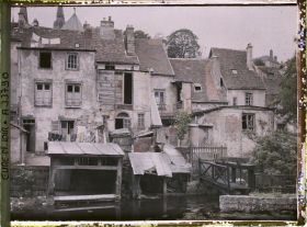 Image représentant Maisons anciennes et lavoirs au bord de l'Eure