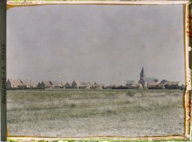 Image représentant Belgique, Font d'Houthulst, Une vue vers l'Eglise