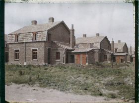 Image représentant France, Airon près de Lens, Corons des mines de Liévin - Rue Lagrange