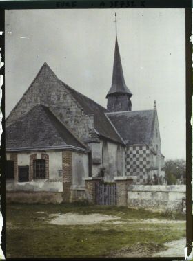 Image représentant Chapelle de l'église Saint-Maclou où furent conduits la princesse et le prince Kitashirakawa, le prince Asaka et Mlle Sauvy suite à un accident de voiture