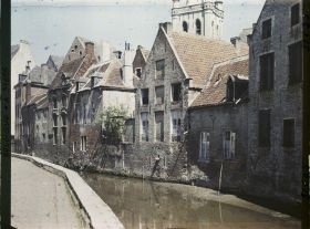 Image représentant Belgique, Louvain, Vieilles maisons le long de la Dyle
