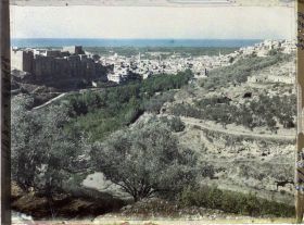 Image représentant Panorama de la ville avec le Château de Saint-Gilles