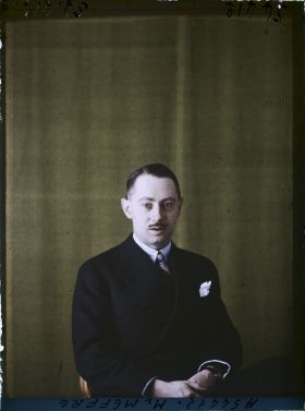 Image représentant https://musee-albert-kahn.s-museum.fr/home/NWQ2OTAwYzNmYjZlZTk1ZWQwODJmMjY4L2dlbmVyaWMtbm90aWNlLXRhYi9hdXRob3JpdHkvNjE3YTc5ZjVjZjhiODk2OGIzMzM3ZDIx/5d6900c3fb6ee95ed082f268/generic-notice-tab/authority/617a79ebcf8b8968b33373d6 Monsieur Meffre