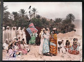 Image représentant Danseuses et musiciens de la tribu des Ouled Naïl