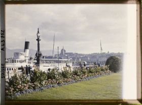 Image représentant Un bateau de la CGN à l'embarcadère du quai du Mont-Blanc