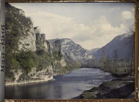 Image représentant L'Ariège vers l'amont et les vieux remparts