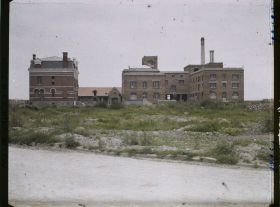 Image représentant France, Vimy, Une brasserie reconstruite