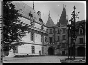Image représentant La cour intérieure du château