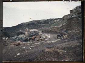 Image représentant Arrivée des accompagnateurs de l'opérateur aux portes de la ville