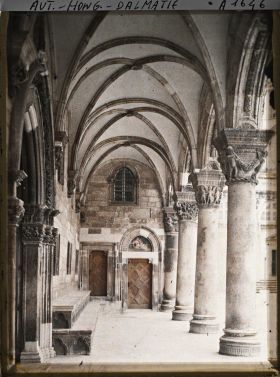 Image représentant Colonnade du Palais des Recteurs