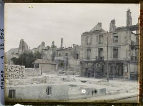 Image représentant France, Reims, Carrefour de la rue des Telliers et Cadran St Pierre