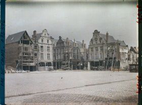Image représentant France, Arras, La Petite Place, vers la rue de la Taillerie