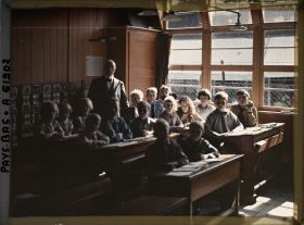 Image représentant Une classe de l'école protestante