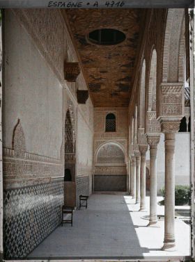 Image représentant Alhambra : galerie de la cour des Myrtes