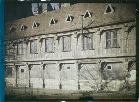 Image représentant France, Noyon, Bibliothèque et partie de la Cathédrale