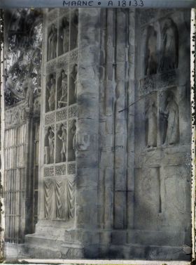 Image représentant France, Reims, Intr de la Cathédrale : Statues du portail (Intérieur)