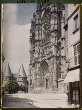 Image représentant France, Beauvais, Cathédrale et Palais de Justice