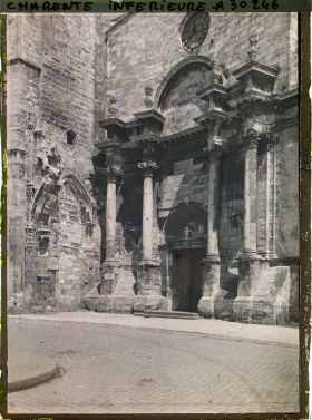 Image représentant France, La Rochelle, Façade de l'Eglise St Sauveur