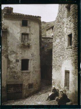 Image représentant France, St Floret, Vieille rue