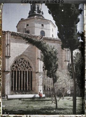 Image représentant Espagne, Ségovie, Le Cloître de la Cathédrale et le petit enfant de Chœur