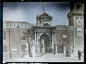 Image représentant Porte terrestre de l'Arsenal