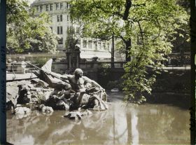 Image représentant Allemagne, Düsseldorf, Occupation Française Fontaine de la Kœnigsalle