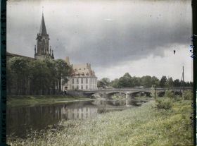 Image représentant France, Baccarat, Paysage vers l'Eglise, Nouvel Hôtel de Ville et la Meurthe