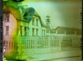 Image représentant France, Lens, Cité des Mines de Lens, Une rue vers la fosse N° 2 Bis