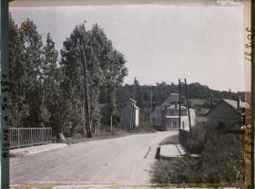 Image représentant France, St Christophe à Berry, Entrée Ouest du Village