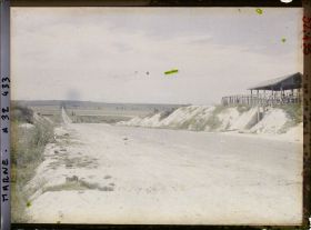 Image représentant France, Reims, Carrefour de la Pompelle, direction Reims